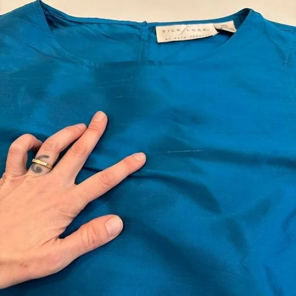 Electric Blue Silk Sleeveless Blouse VTG Y2K Silk Lore Beth Terrell M/L Fitted - Picture 6 of 7